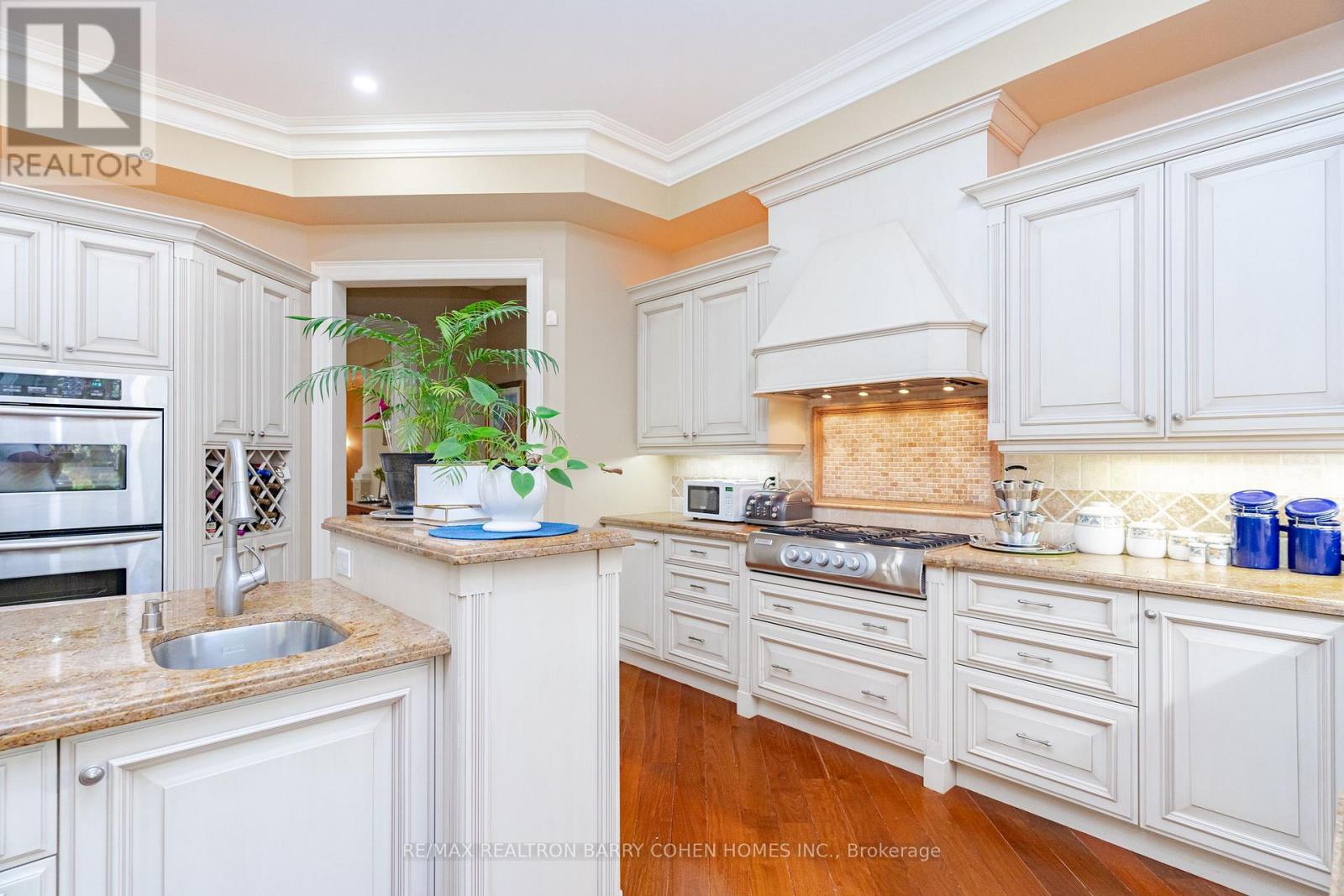 76 Thornridge Drive, Vaughan, Ontario  L4J 1C8 - Photo 8 - N12060567