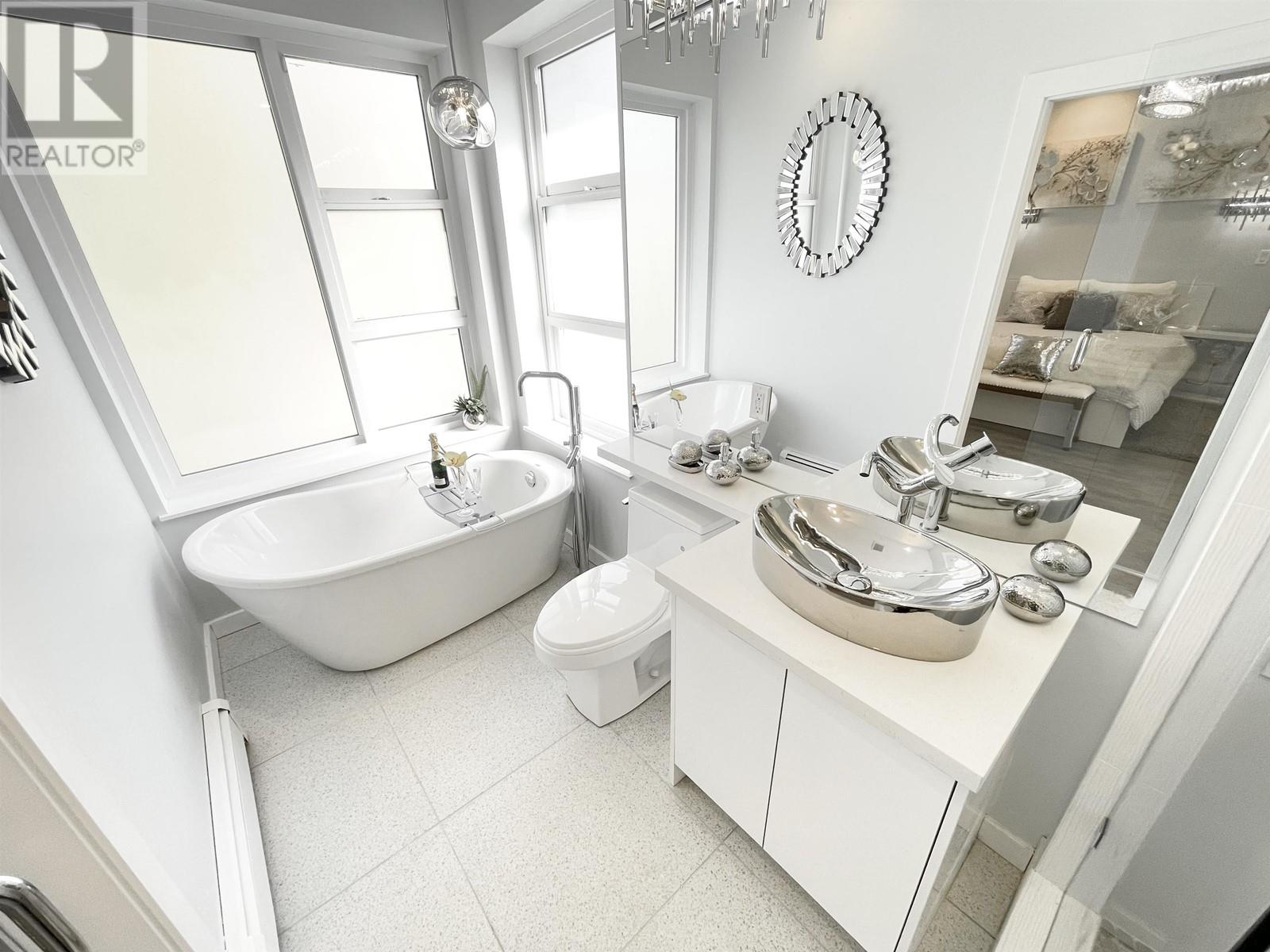2460 E 19th Avenue, Vancouver, British Columbia  V5M 2R9 - Photo 16 - R2985835