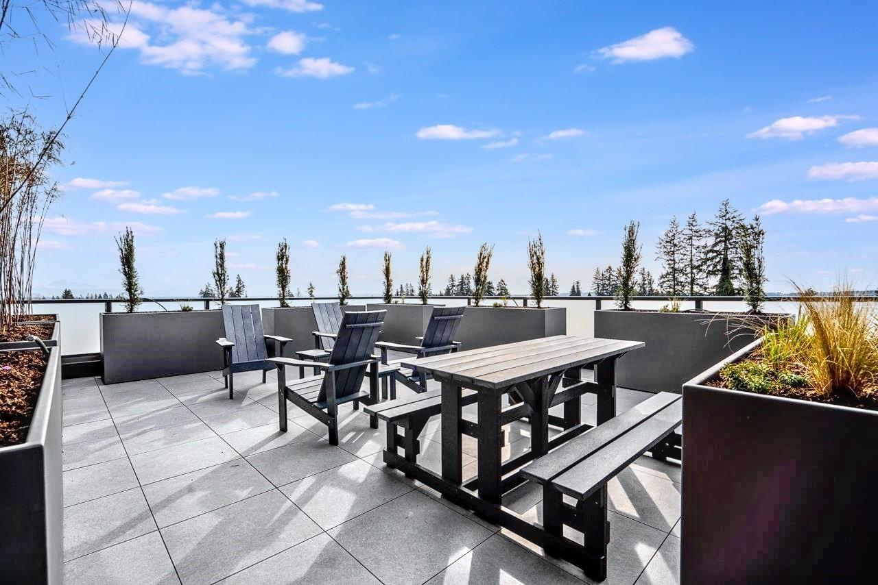 404 15738 85 Avenue, Surrey, British Columbia  V4N 6Y1 - Photo 3 - R2985889