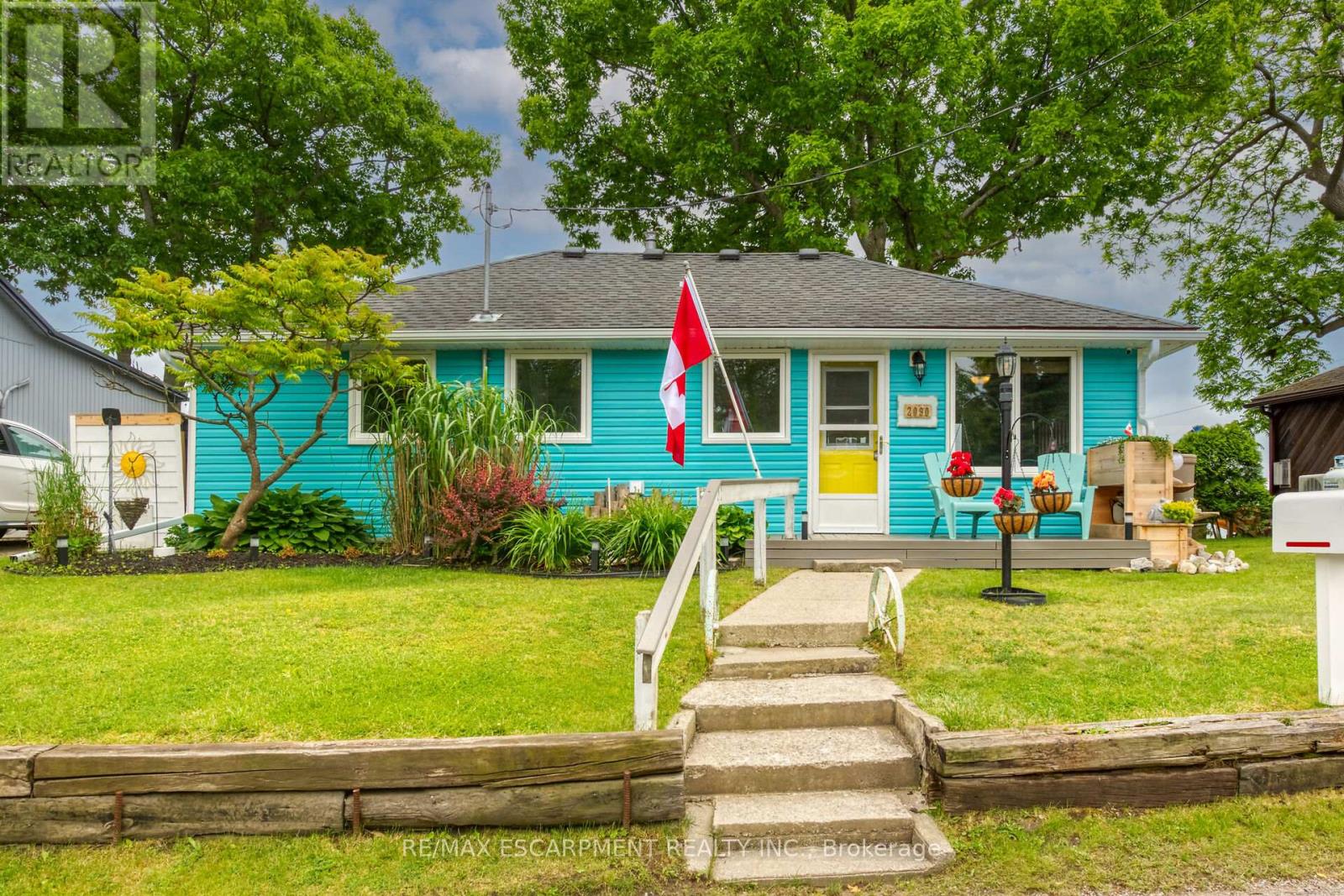 Property at 2090 LAKESHORE ROAD image 2