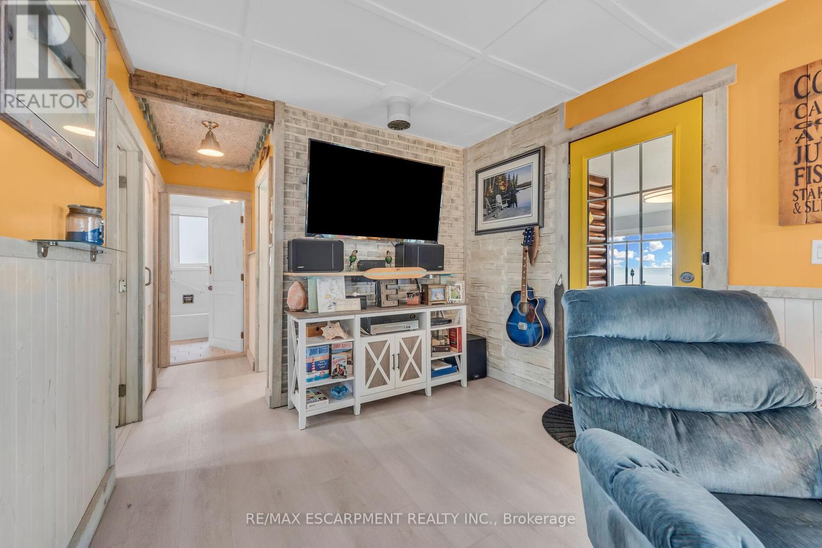 2090 Lakeshore Road, Haldimand, Ontario  N1A 2W8 - Photo 21 - X12060463