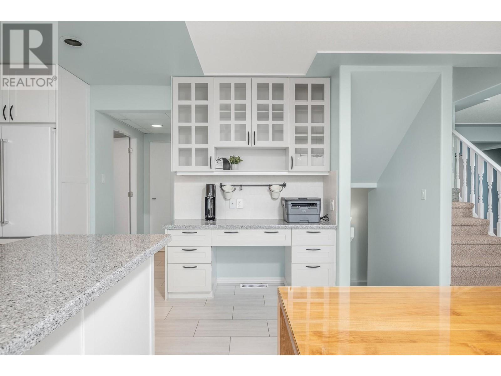 Property at 308 Sunshine Place image 2