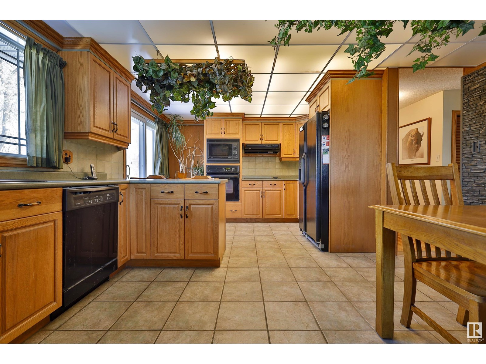Property at 9548 145 AV NW image 2