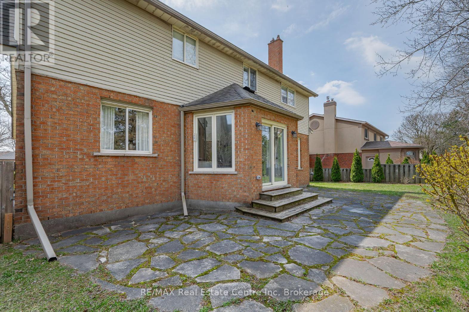 42 Hands Drive, Guelph, Ontario  N1G 3H3 - Photo 35 - X12060642