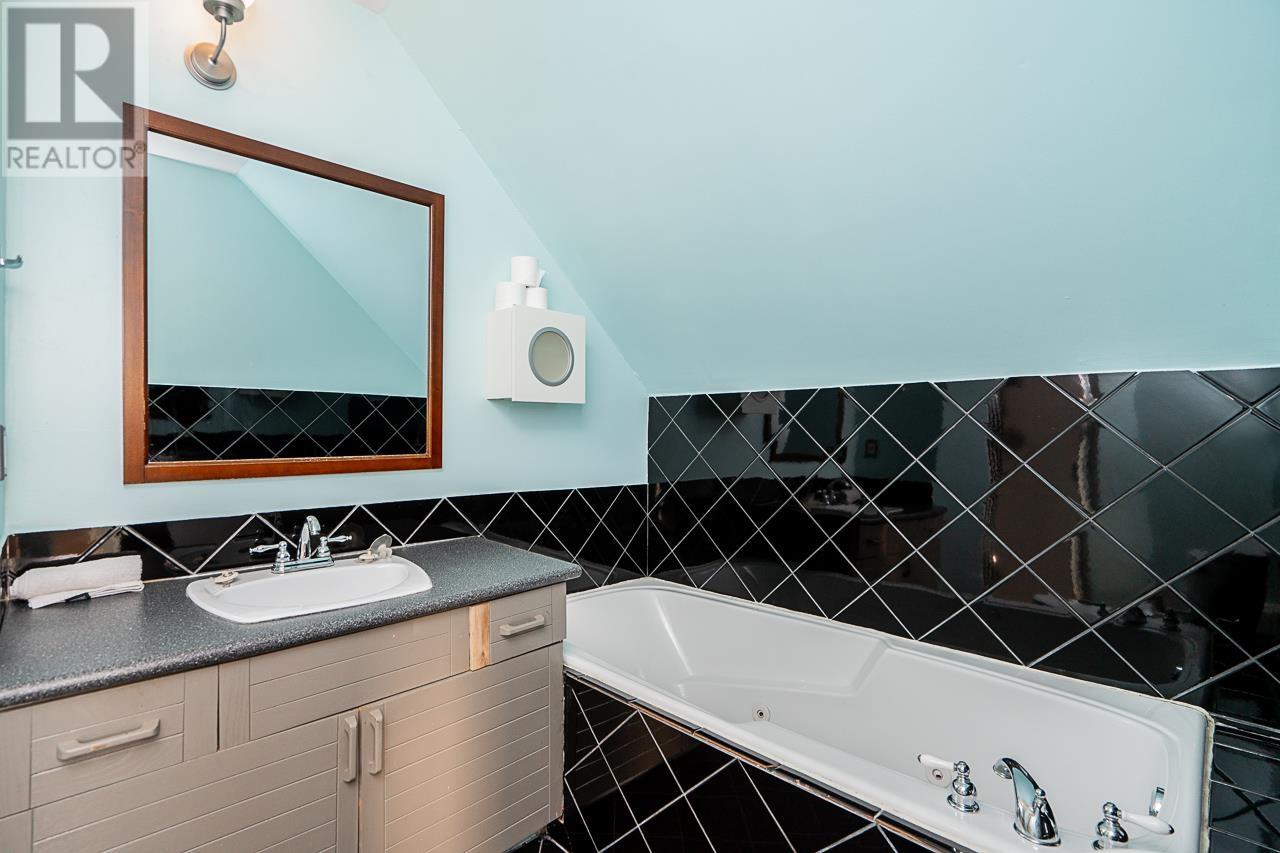 233 Eleventh Street, New Westminster, British Columbia  V3M 4C8 - Photo 26 - R2985866