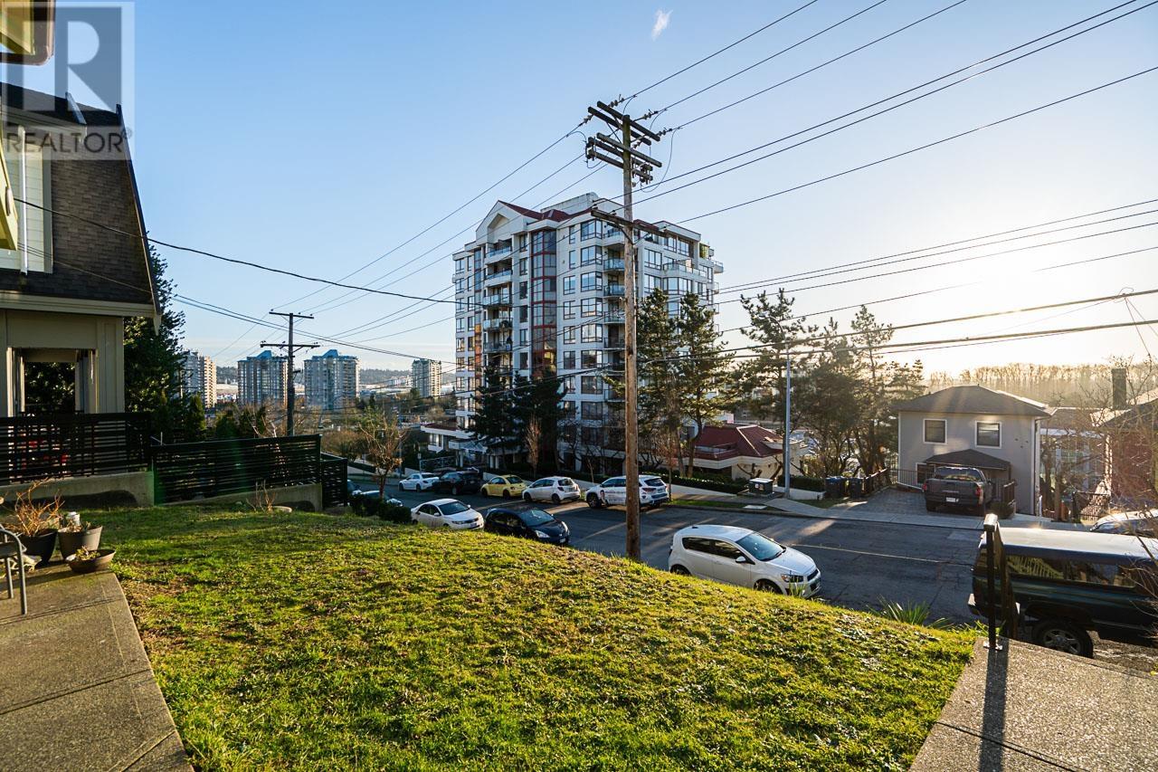 Property at 233 ELEVENTH STREET image 4