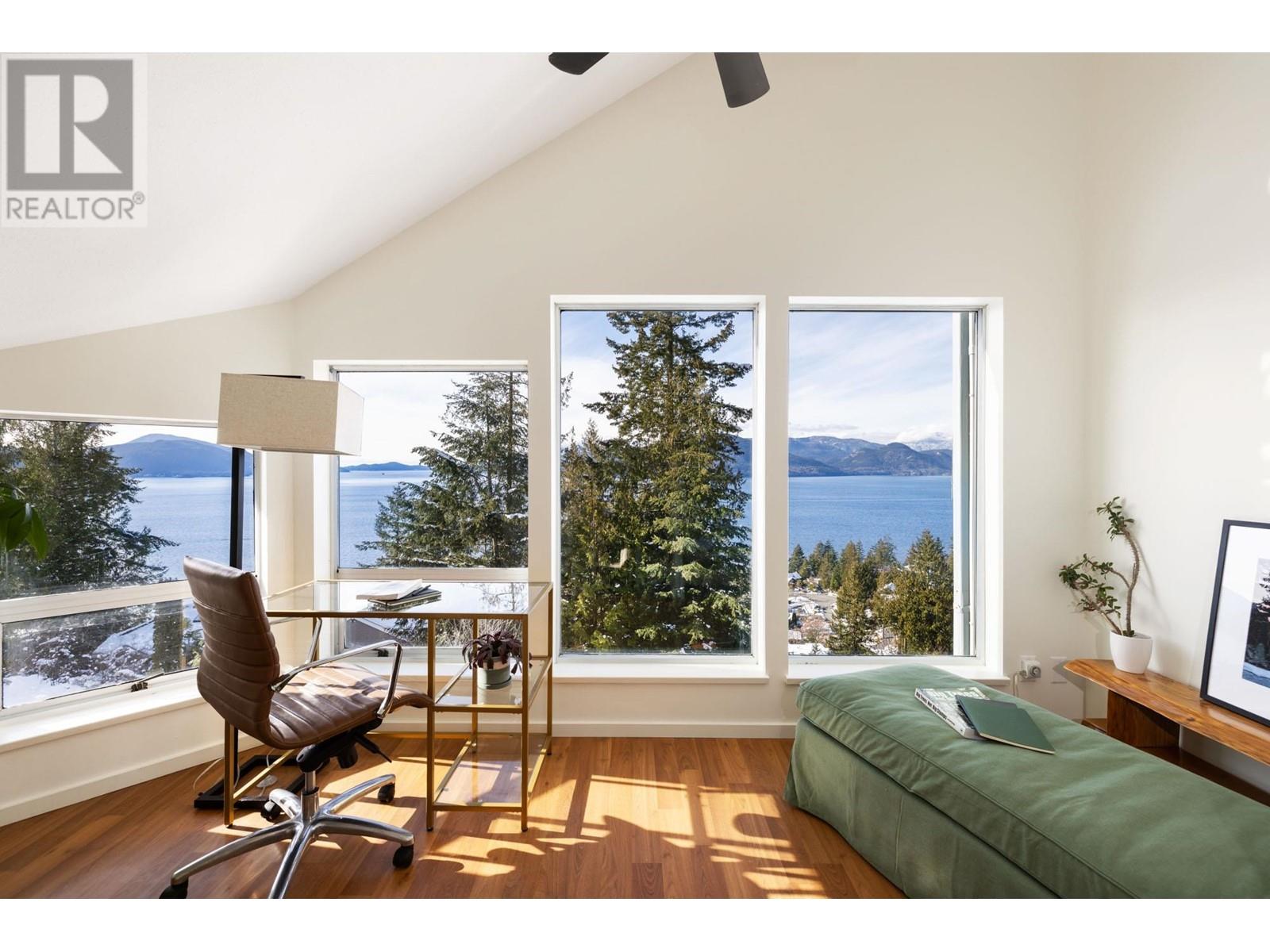 110 Kelvin Grove Way, Lions Bay, British Columbia  V0N 2E0 - Photo 24 - R2985887
