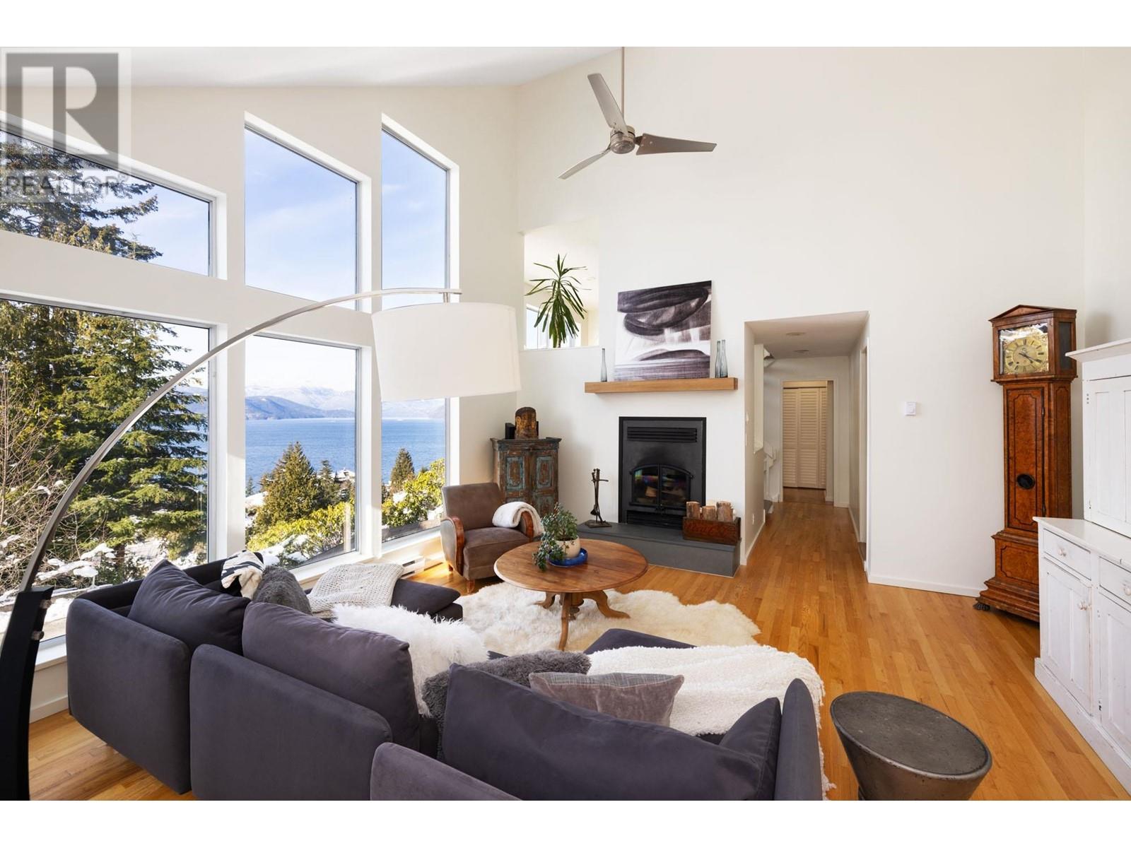 110 Kelvin Grove Way, Lions Bay, British Columbia  V0N 2E0 - Photo 4 - R2985887