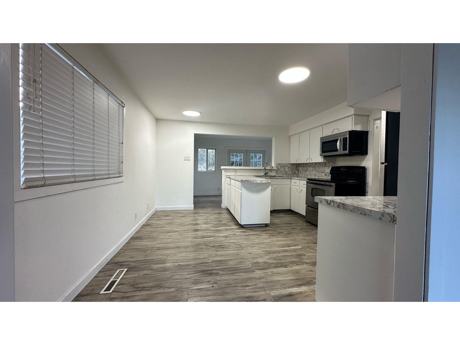 Property at 9757 HILLIER STREET image 4