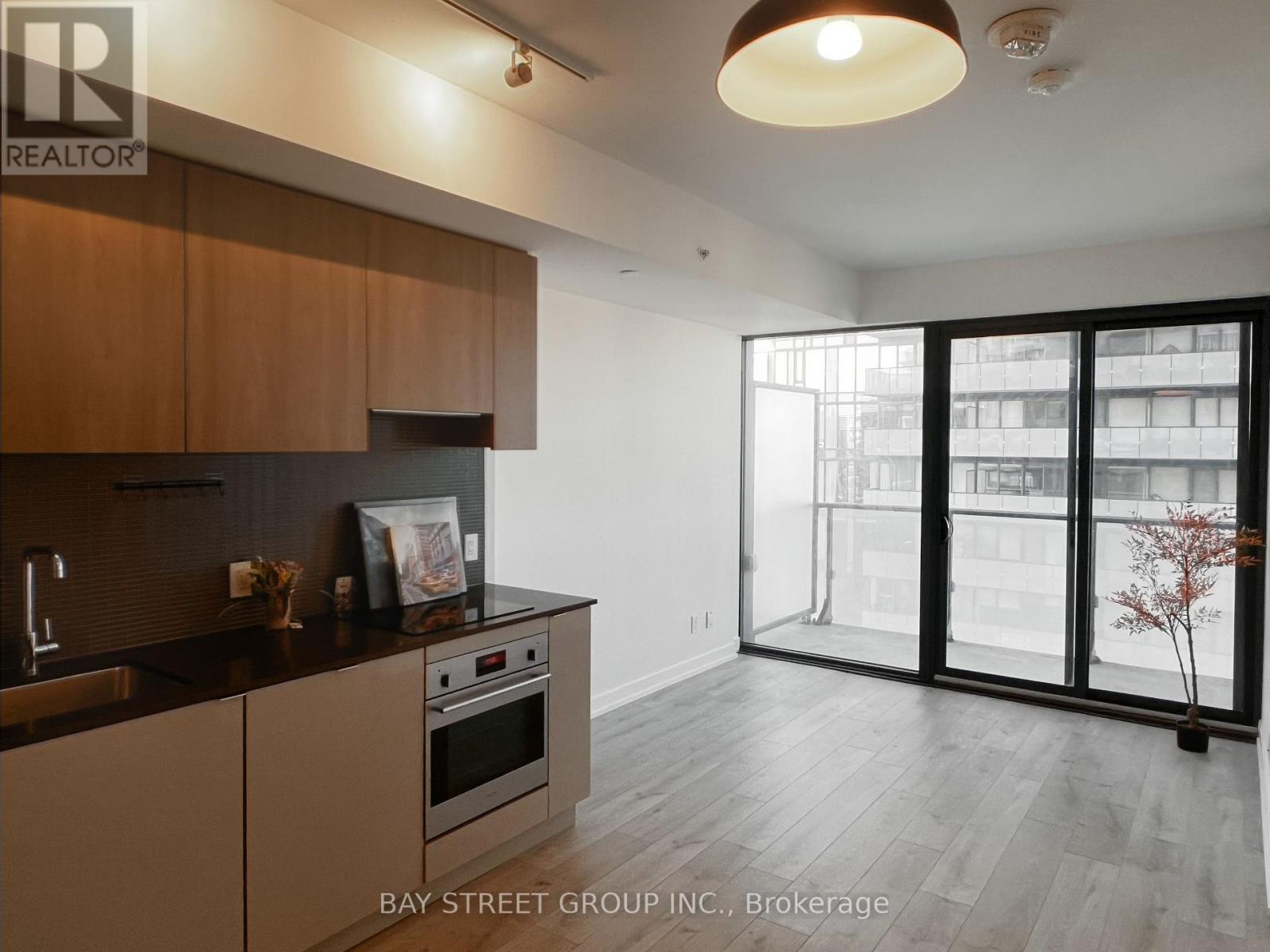 2707 - 161 Roehampton Avenue, Toronto, Ontario  M4P 1P9 - Photo 5 - C12060602