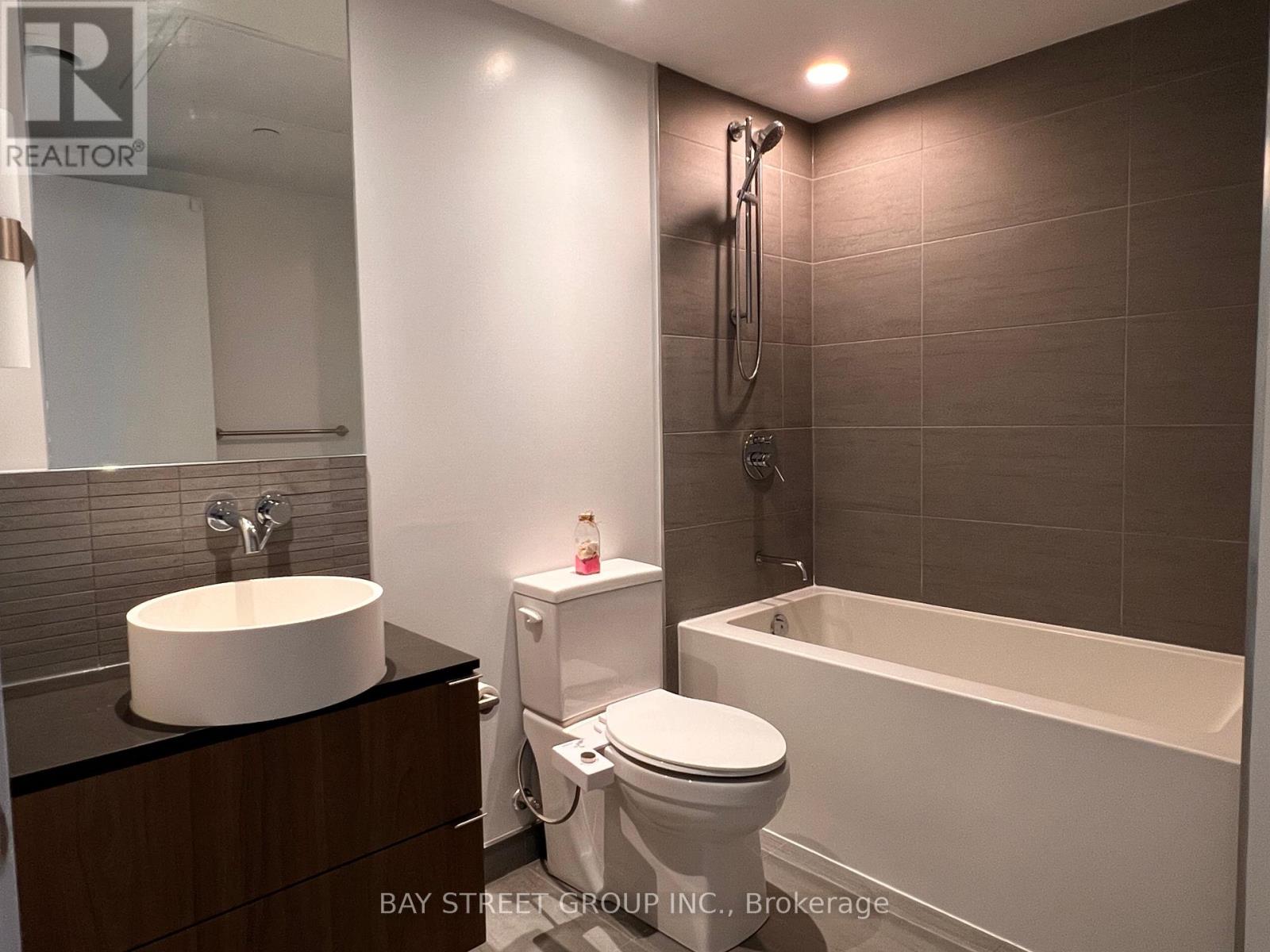 2707 - 161 Roehampton Avenue, Toronto, Ontario  M4P 1P9 - Photo 8 - C12060602