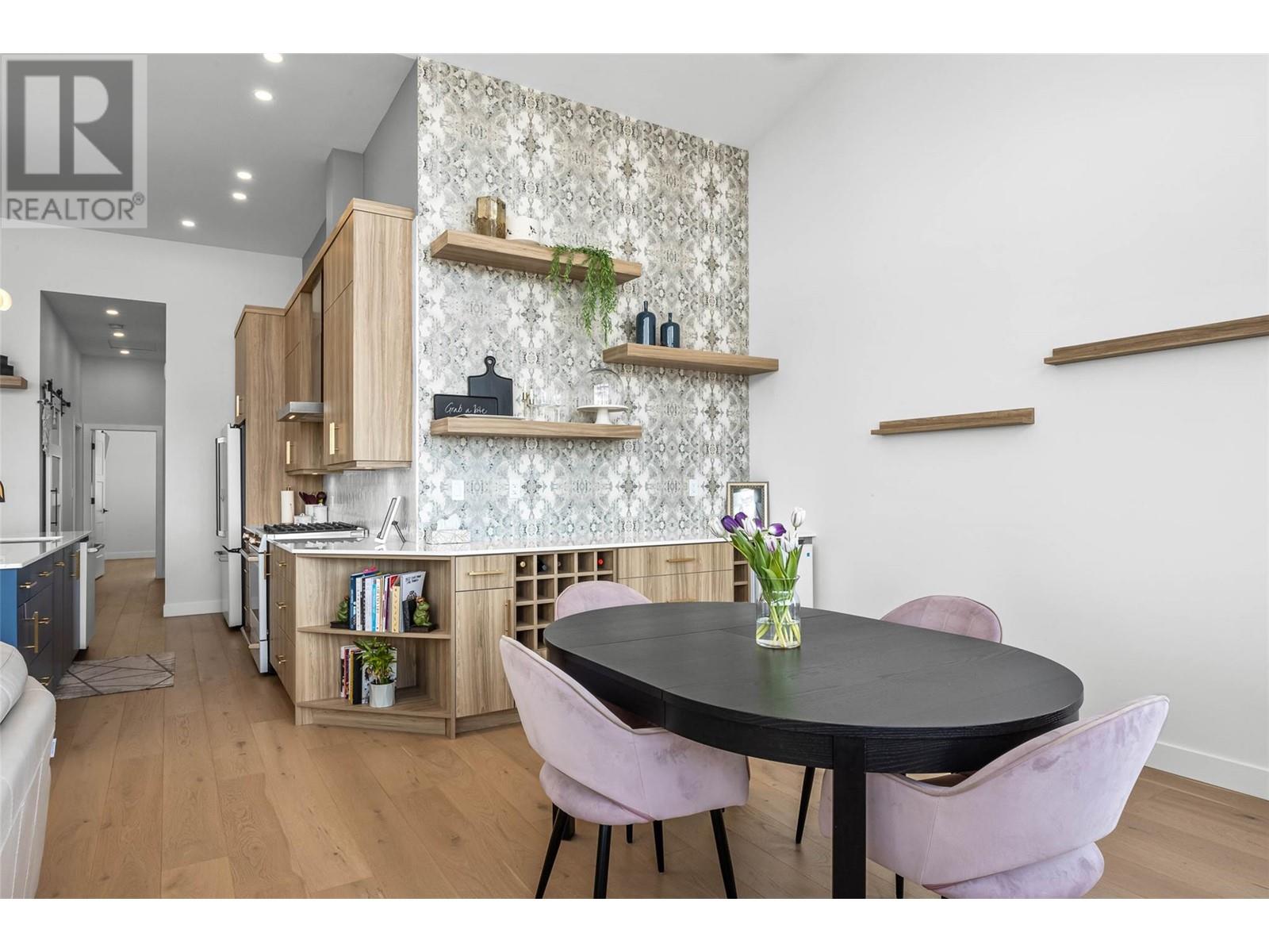 Property at 2400 Talbot Place image 5