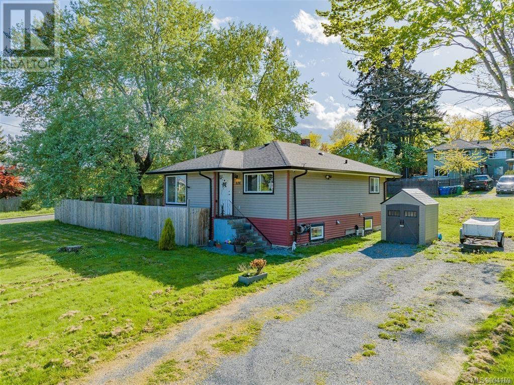 Property at 626 Haliburton St image 1