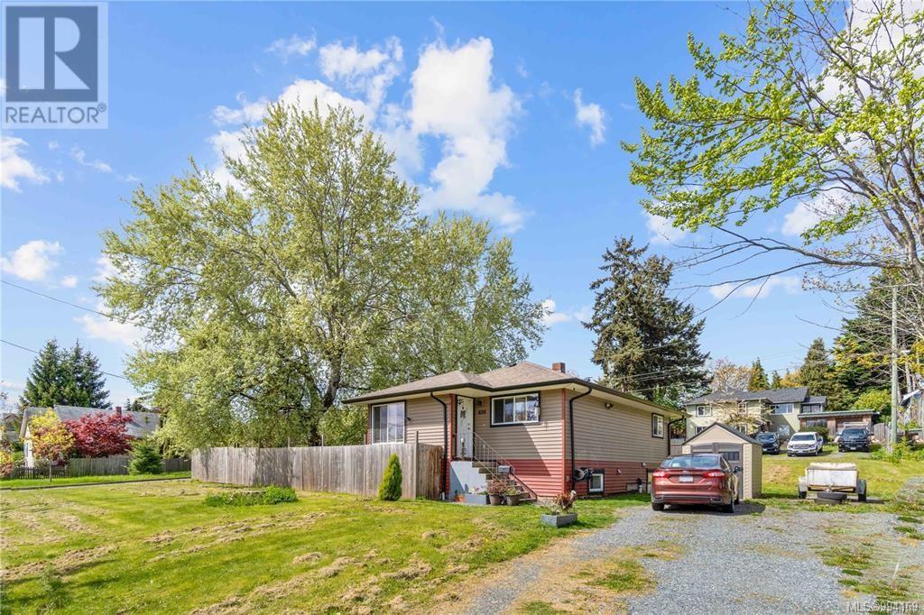 Property at 626 Haliburton St image 4