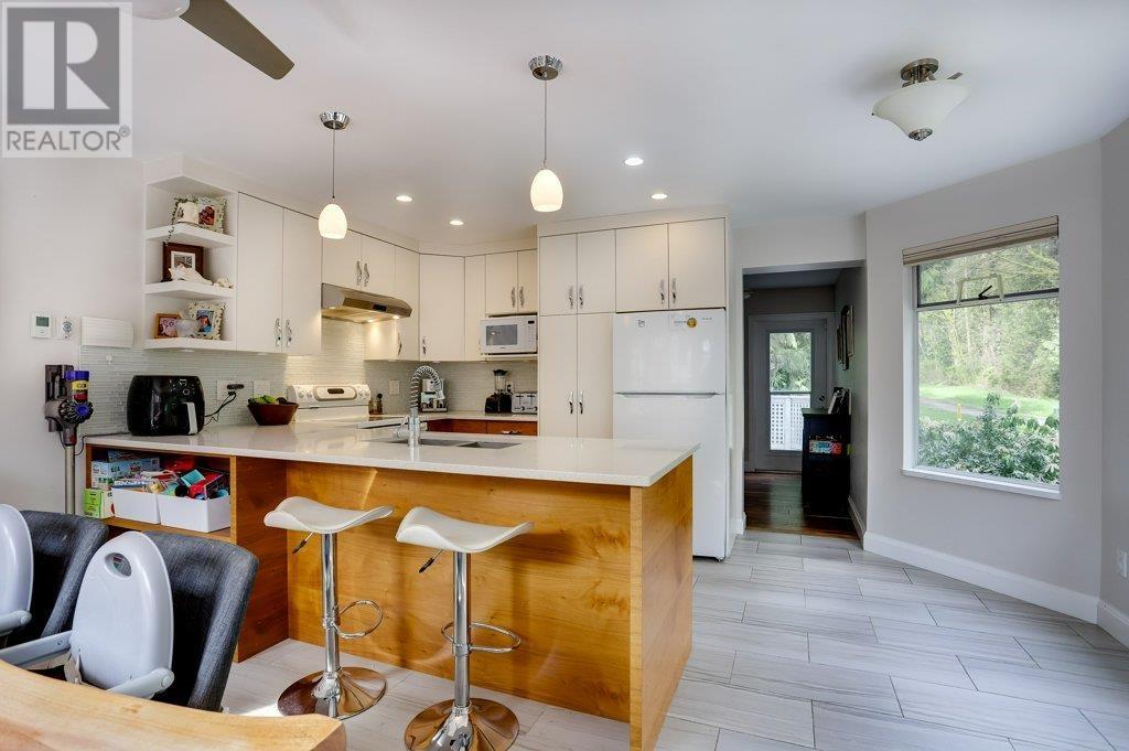 8605 Saffron Place, Burnaby, British Columbia  V5A 4H8 - Photo 12 - R2985542