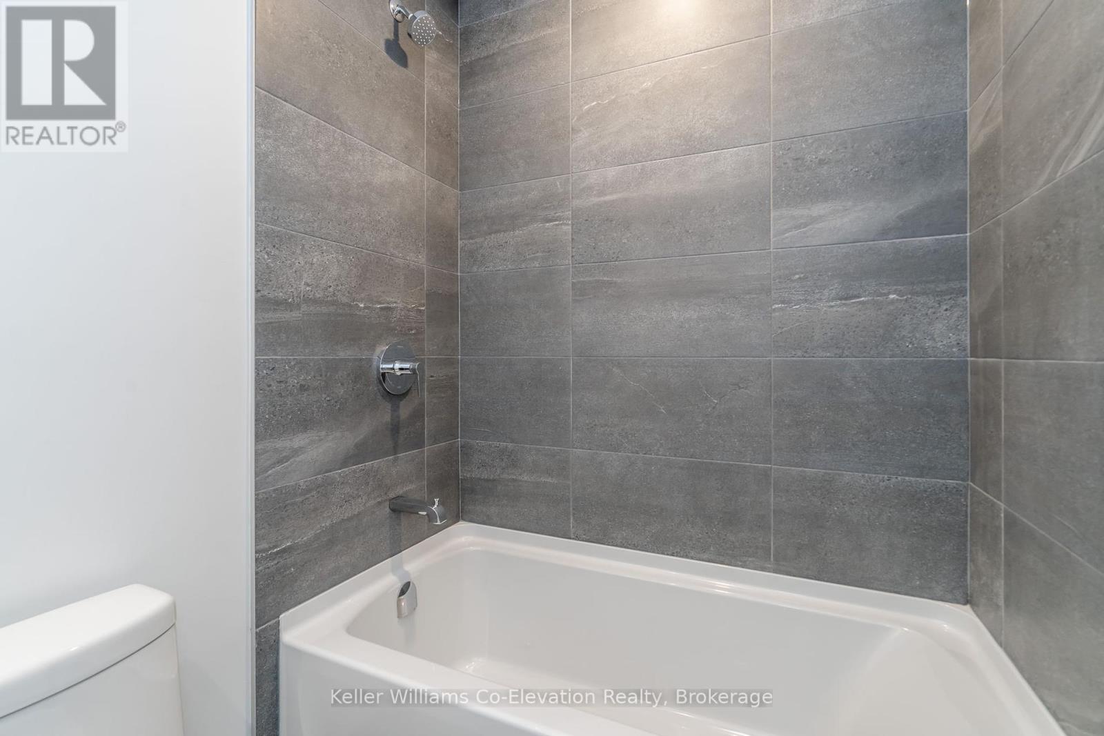 1910 - 37 Mary Street, Barrie, Ontario  L4N 1S9 - Photo 6 - S12060672