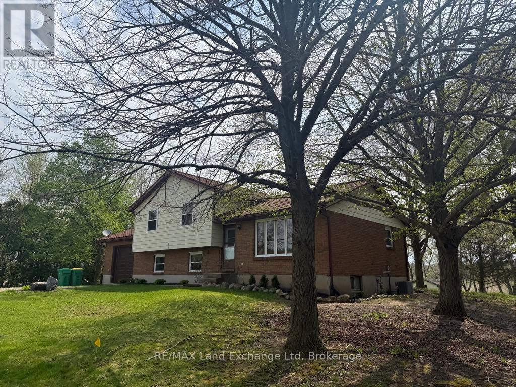 4019 Switzer Drive, Southwest Middlesex, Ontario  N0L 1M0 - Photo 3 - X12031456