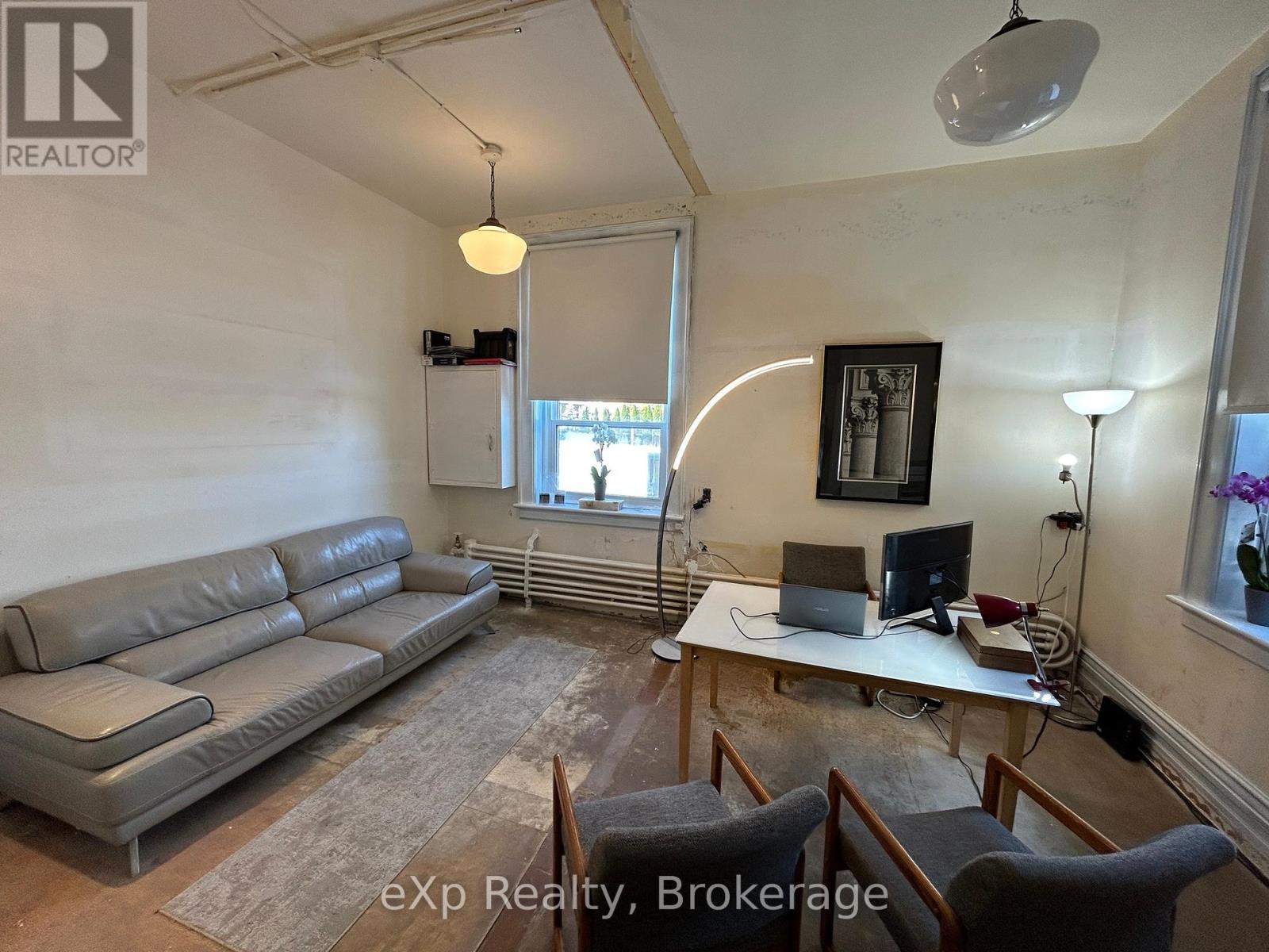 215 Jane Street, Brockton, Ontario  N0G 2V0 - Photo 10 - X12058910