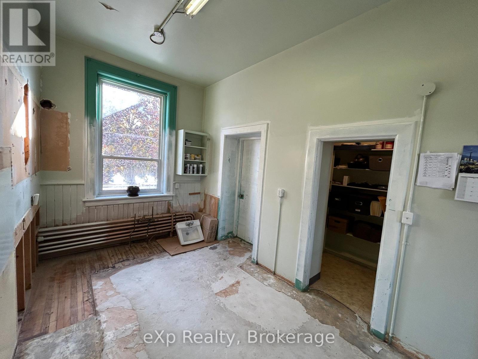 215 Jane Street, Brockton, Ontario  N0G 2V0 - Photo 18 - X12058910