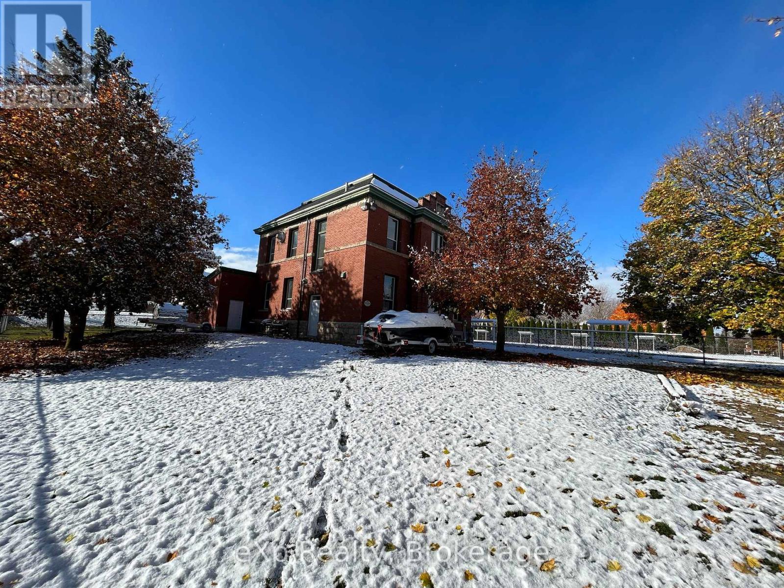 215 Jane Street, Brockton, Ontario  N0G 2V0 - Photo 23 - X12058910