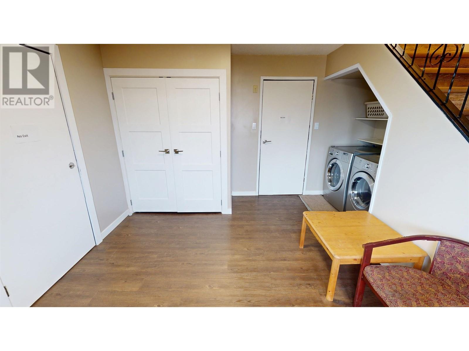 Property at 630 ROLPH STREET image 4