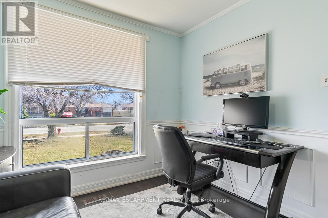 2749 Truscott Drive, Mississauga, Ontario  L5J 2B8 - Photo 17 - W12060771