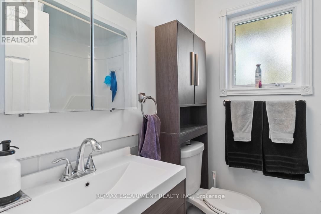 2749 Truscott Drive, Mississauga, Ontario  L5J 2B8 - Photo 19 - W12060771