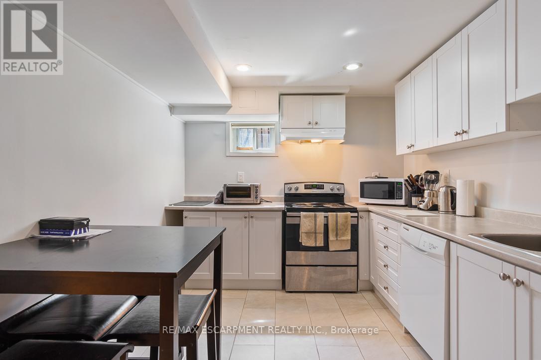 2749 Truscott Drive, Mississauga, Ontario  L5J 2B8 - Photo 25 - W12060771