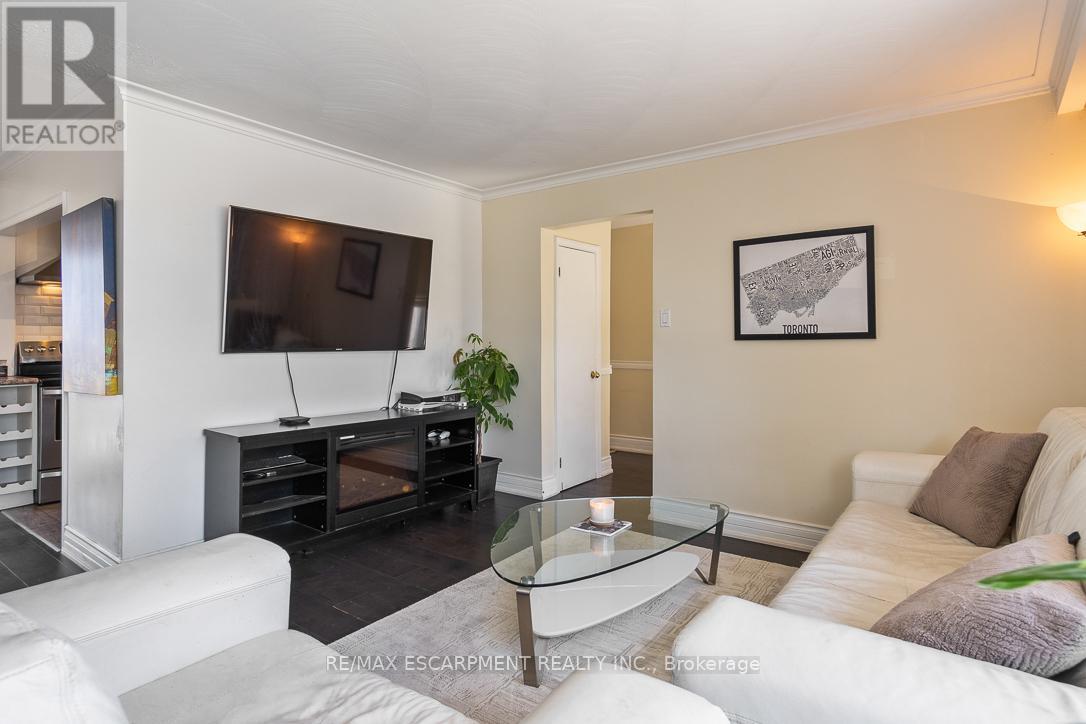 2749 Truscott Drive, Mississauga, Ontario  L5J 2B8 - Photo 8 - W12060771