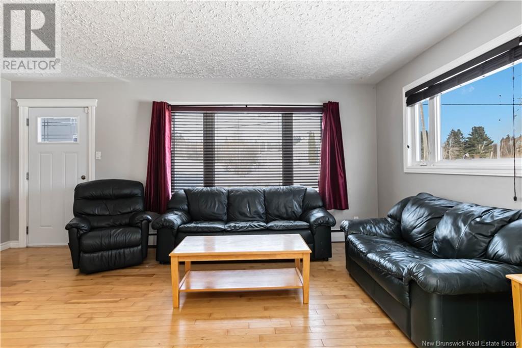 Property at 1550 Salisbury image 5