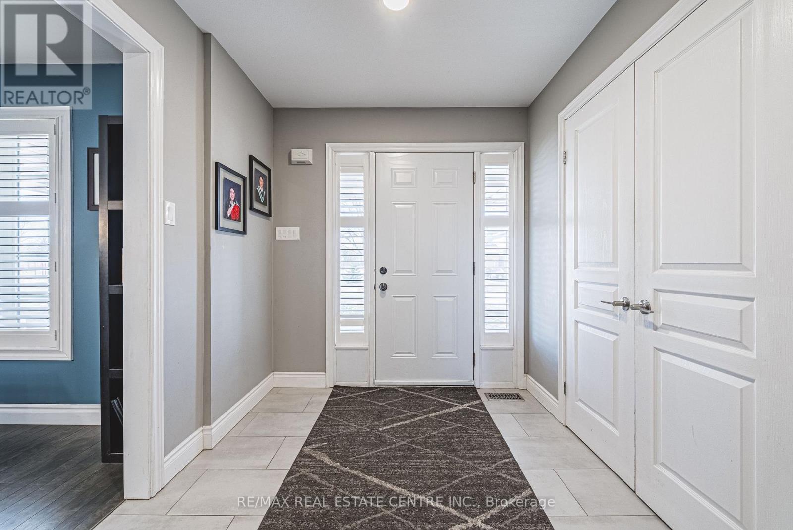 Property at 19 LIUNA COURT image 5