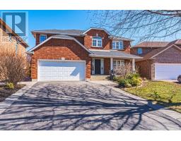 19 LIUNA COURT, Hamilton, Ontario
