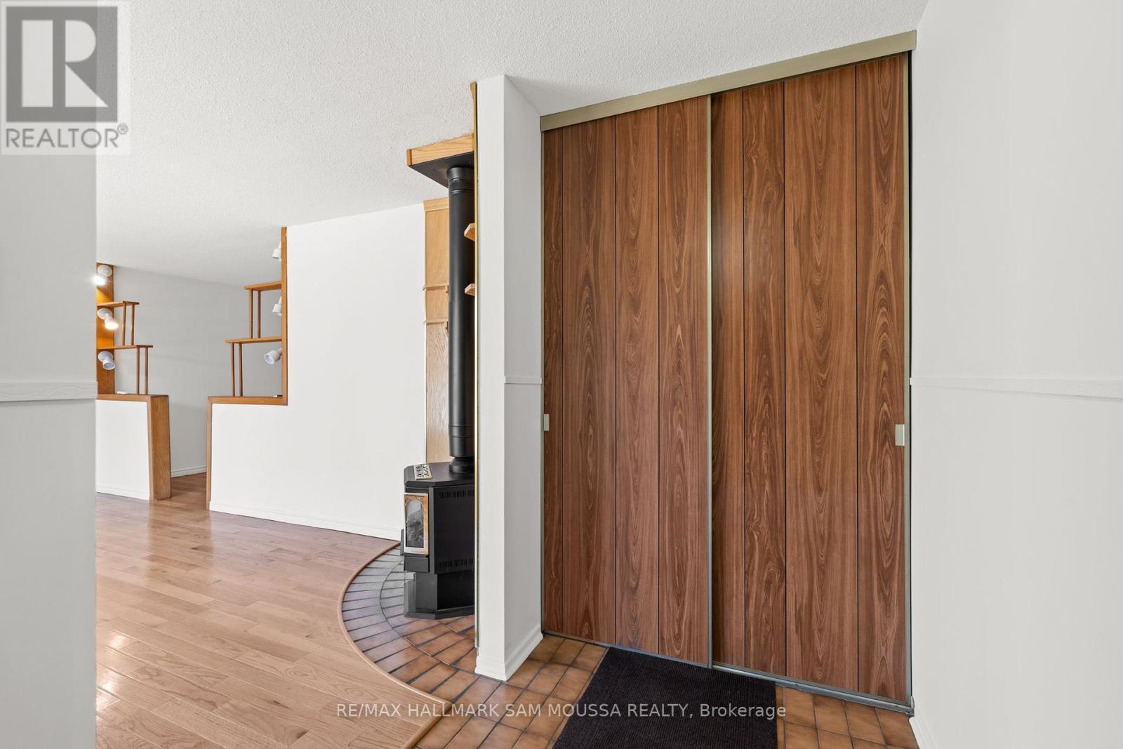 Property at 2624 CLEROUX CRESCENT image 4