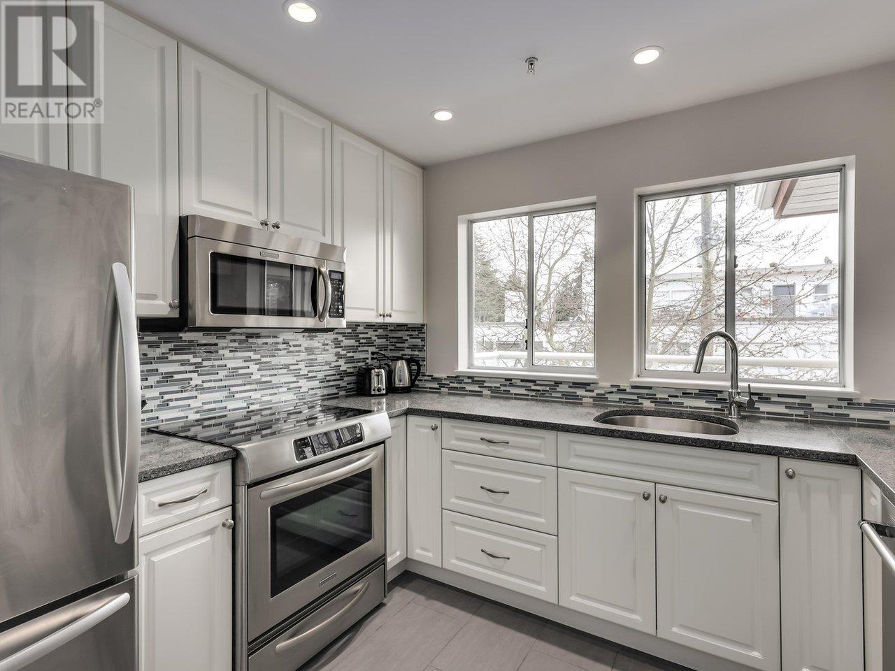 411 1880 W 6th Avenue, Vancouver, British Columbia  V6J 1R6 - Photo 8 - R2985943