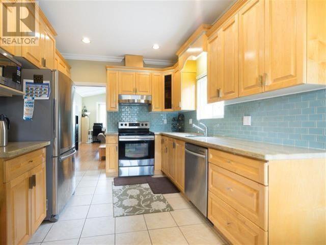 Property at 2052 WESTVIEW DRIVE image 5