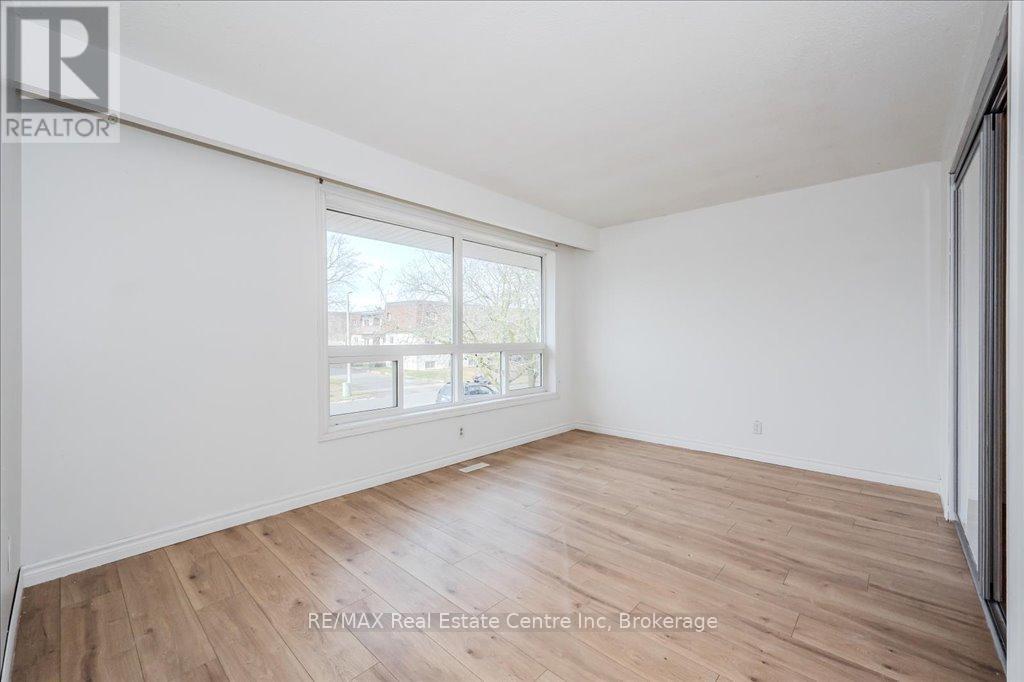 58 Conroy Crescent, Guelph, Ontario  N1G 2V6 - Photo 7 - X12060050