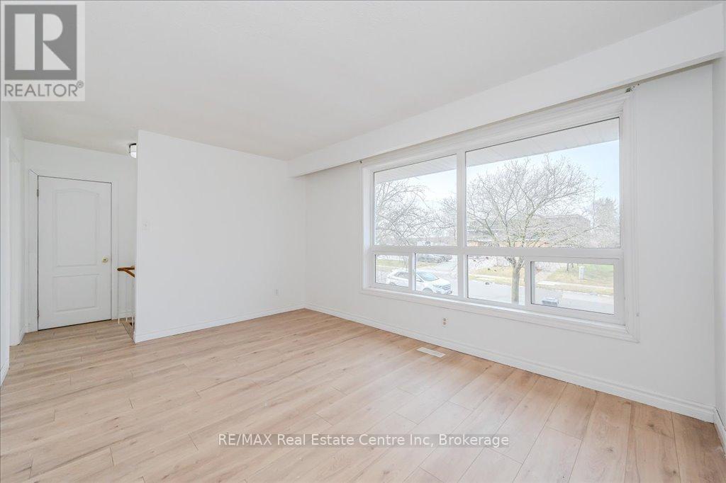 58 Conroy Crescent, Guelph, Ontario  N1G 2V6 - Photo 8 - X12060050