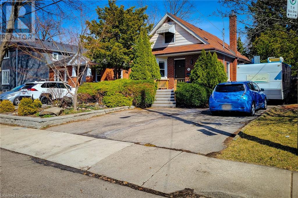 Property at 33 NORFOLK Street S image 3
