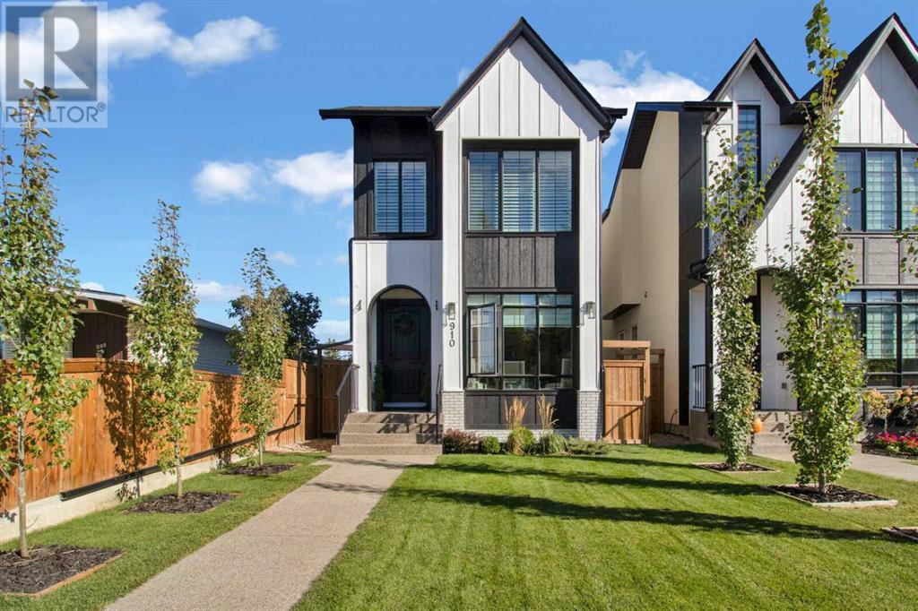 Property at 910 41 Street SW image 2
