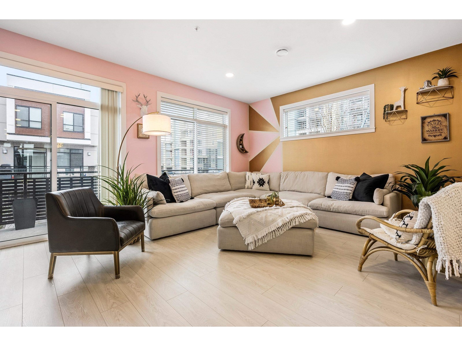 Property at 128 46150 THOMAS ROAD image 3