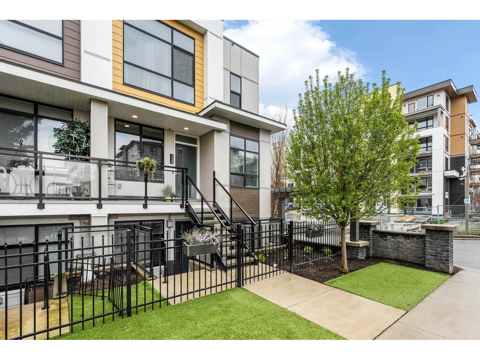 Property at 128 46150 THOMAS ROAD image 1