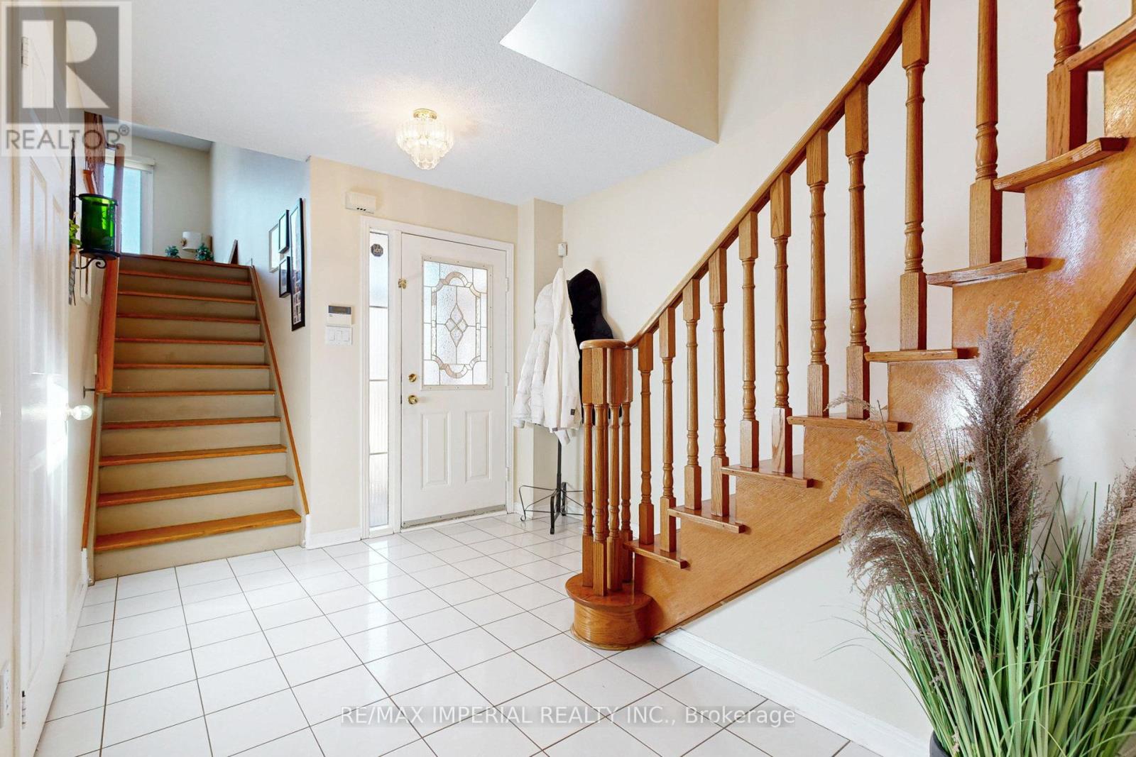 Property at 124 SUMMITCREST DRIVE image 5