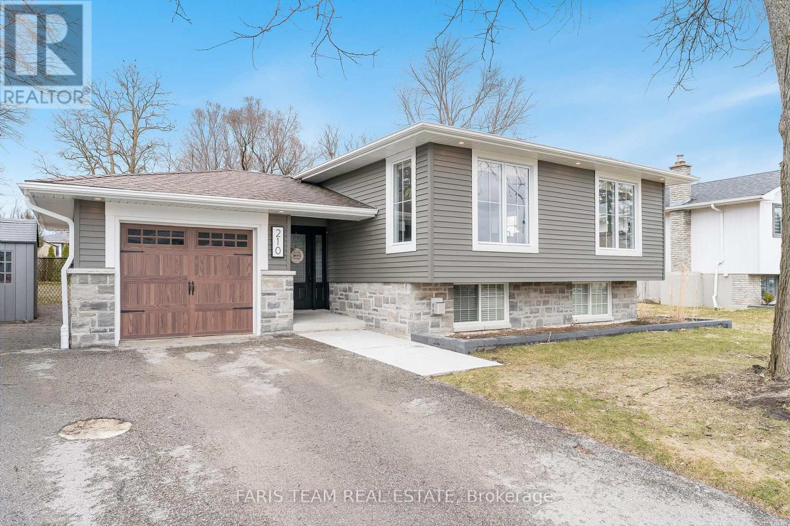 210 SPRUCE CRESCENT, Barrie, Ontario