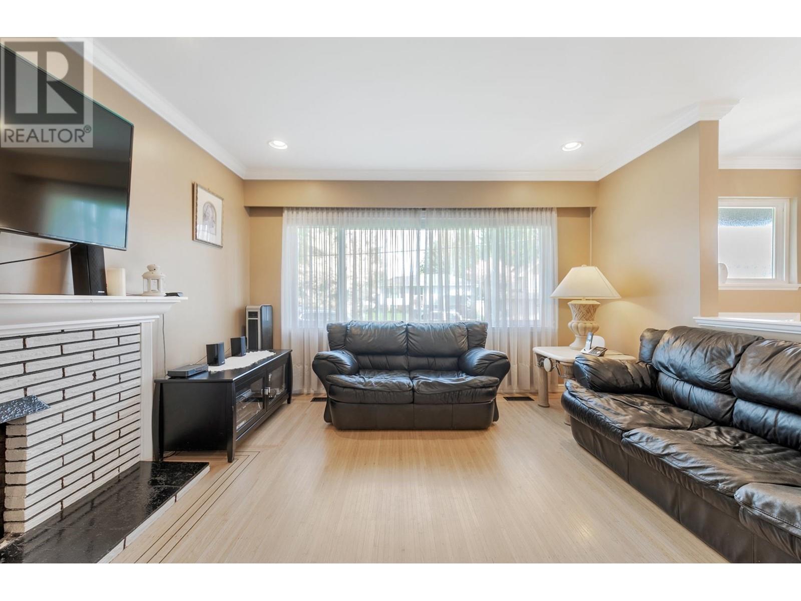 325 Seaview Drive, Port Moody, British Columbia  V3H 1P1 - Photo 9 - R2985897