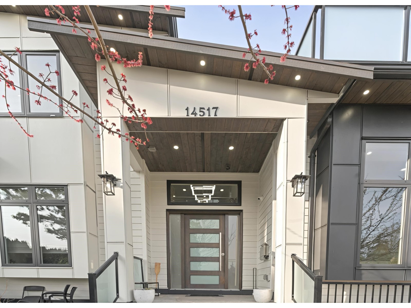 Property at 14517 72 AVENUE image 3