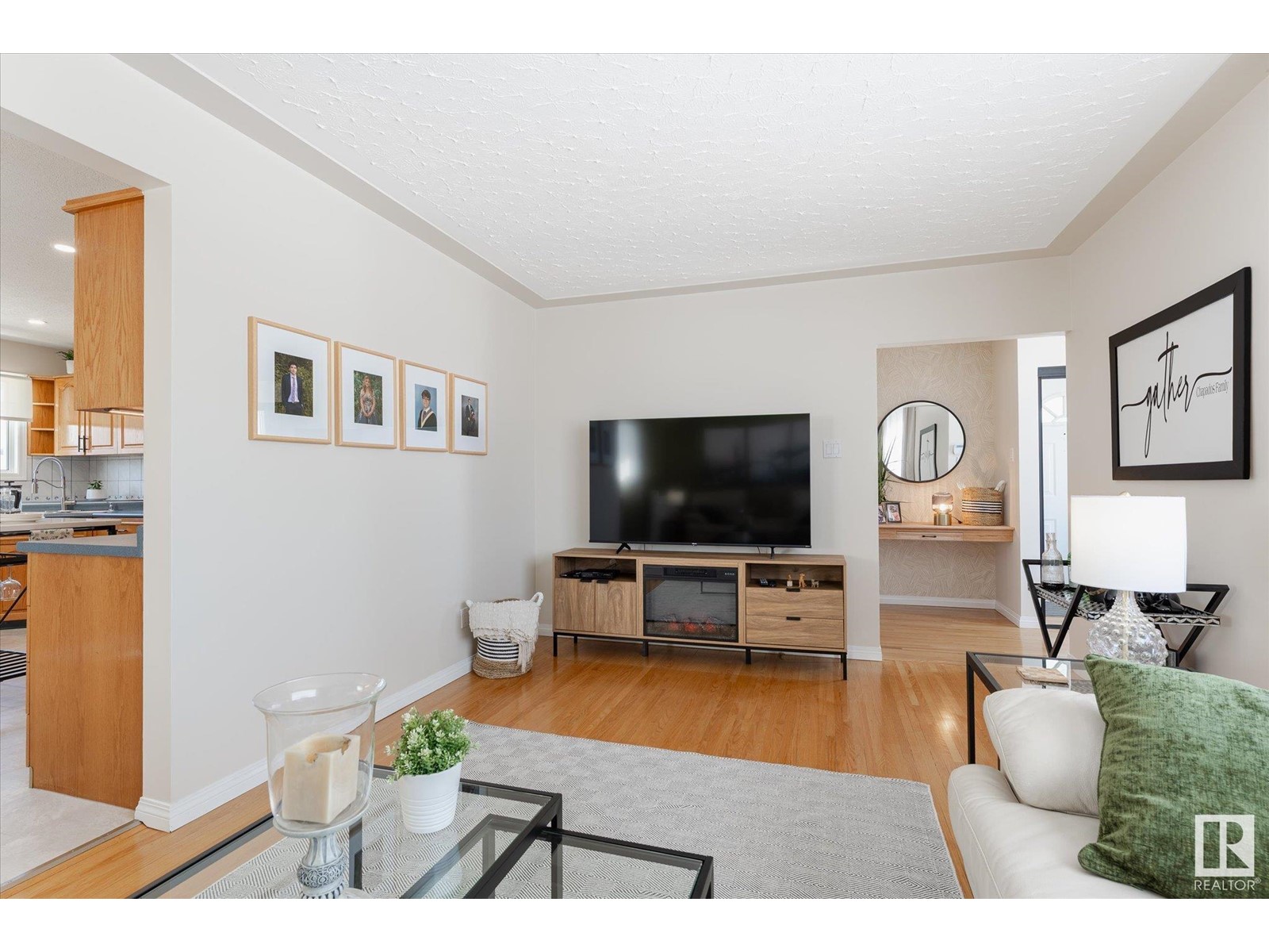 Property at 8416 56 ST NW image 1