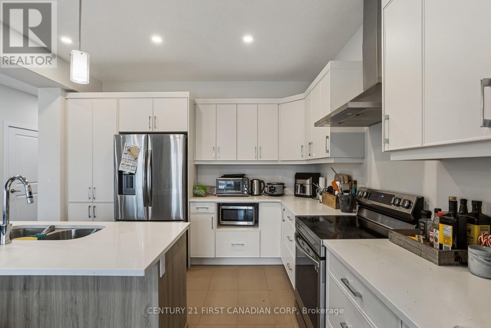 Photo 14 of 35 for 215 Roy Mcdonald Drive N