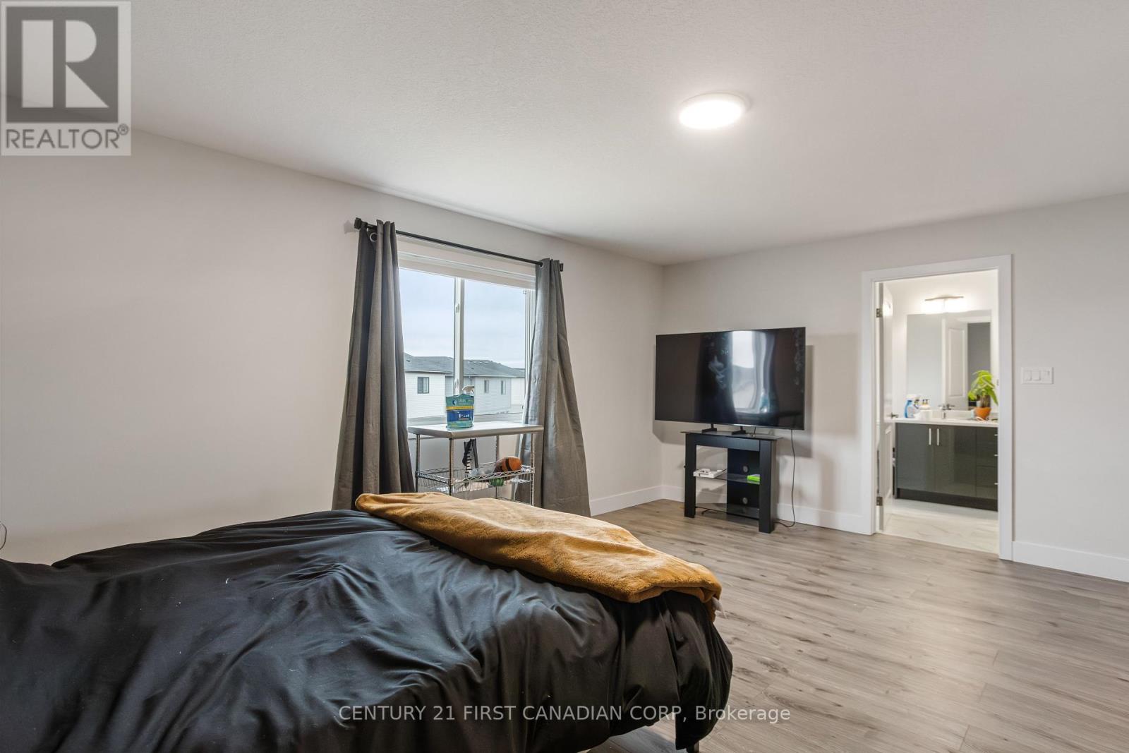 Photo 26 of 35 for 215 Roy Mcdonald Drive N