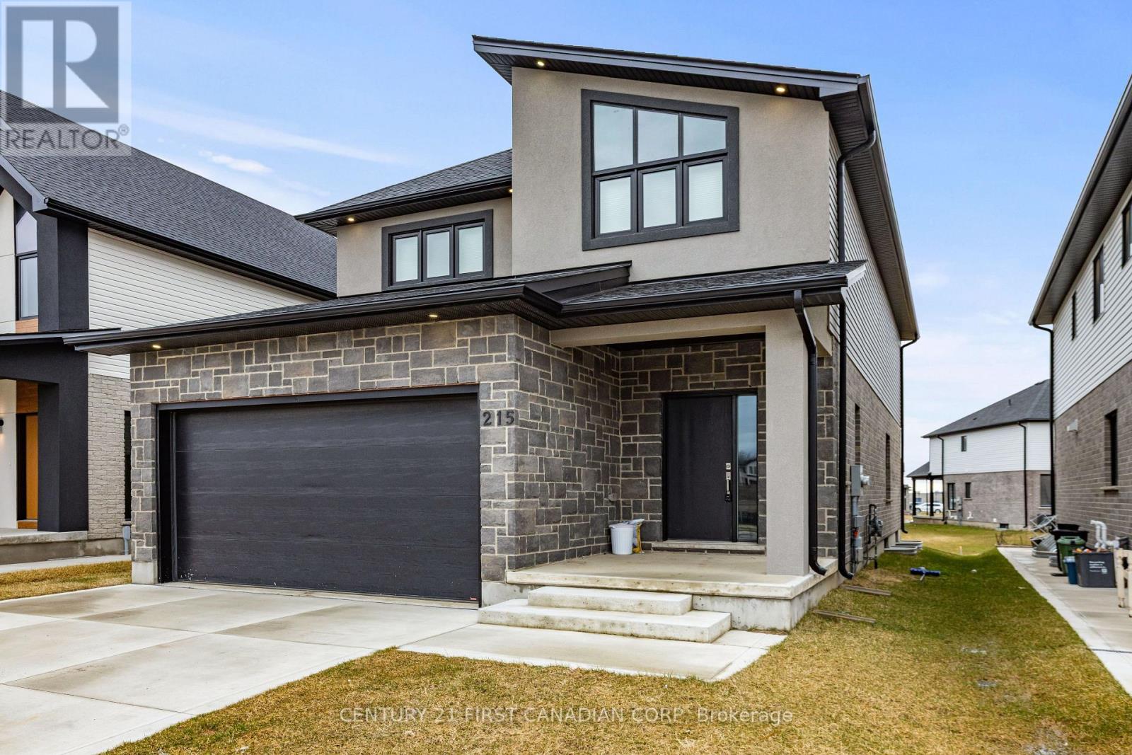 Photo 3 of 35 for 215 Roy Mcdonald Drive N