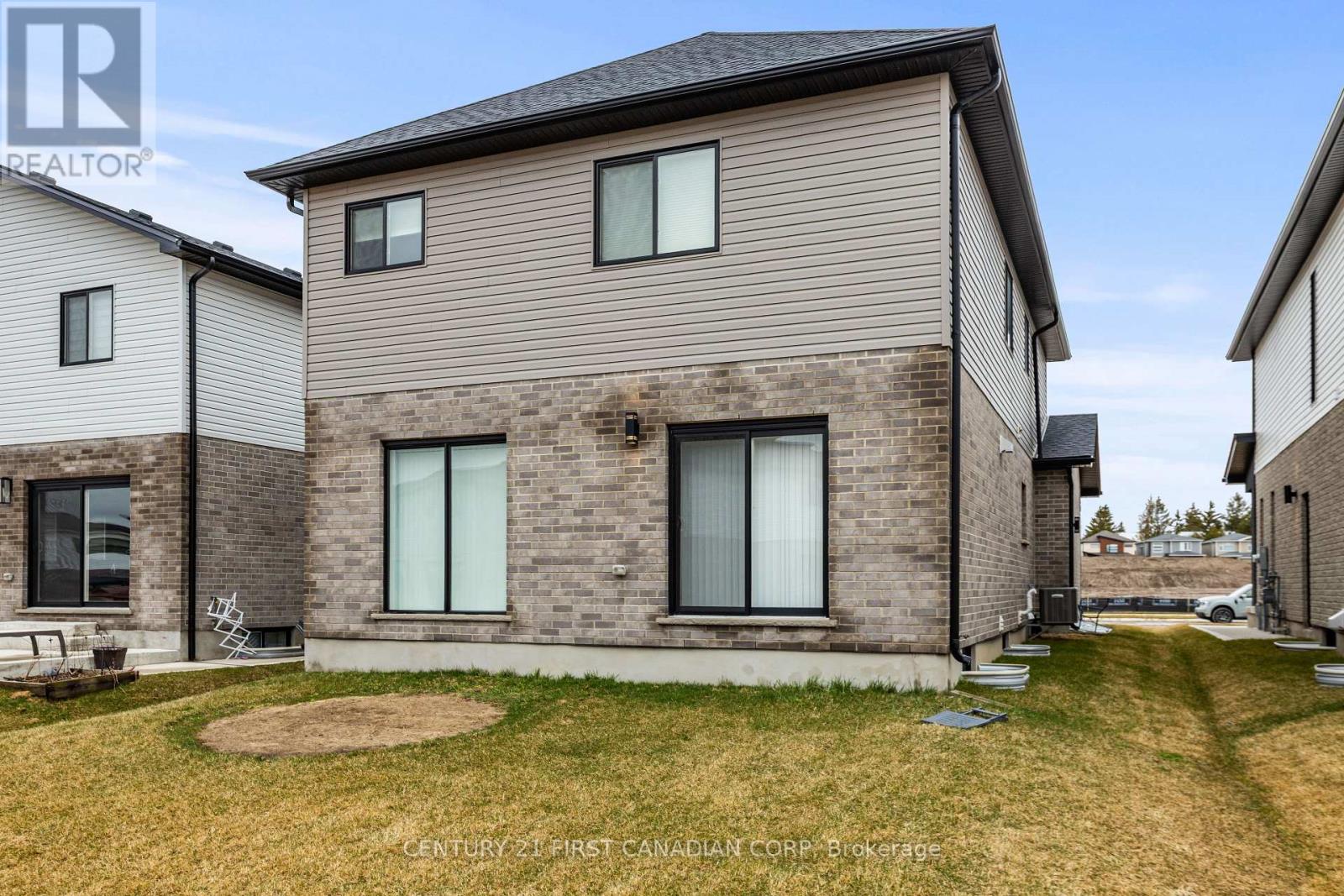 Photo 33 of 35 for 215 Roy Mcdonald Drive N